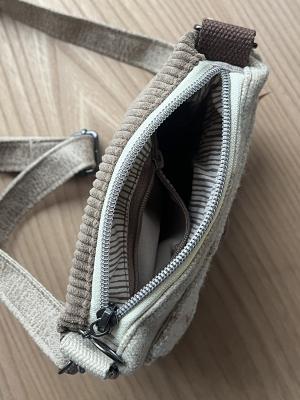 "Flickenwerk I mit Tasche" - BRAUN-BEIGE (Handgewebte Schafwolle)